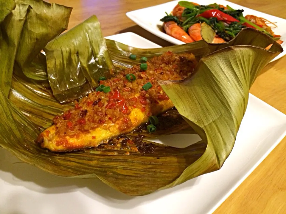 Spicy Grilled Fish on Banana Leaf|Jessieさん