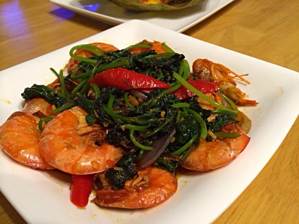 Spicy Stir-Fried Sweet Potato Leaves with Prawns|Jessieさん