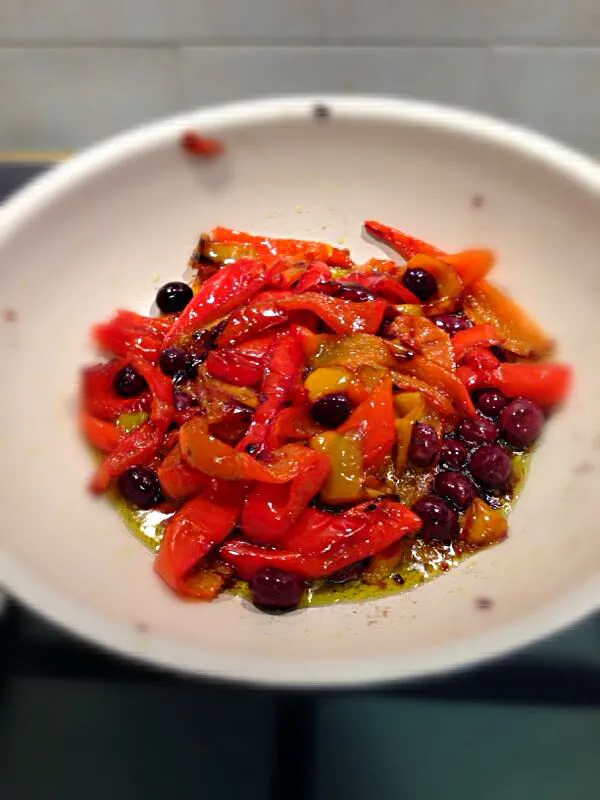 Red and Yellow Peppers with Onions and Black Olives|Ivanaさん