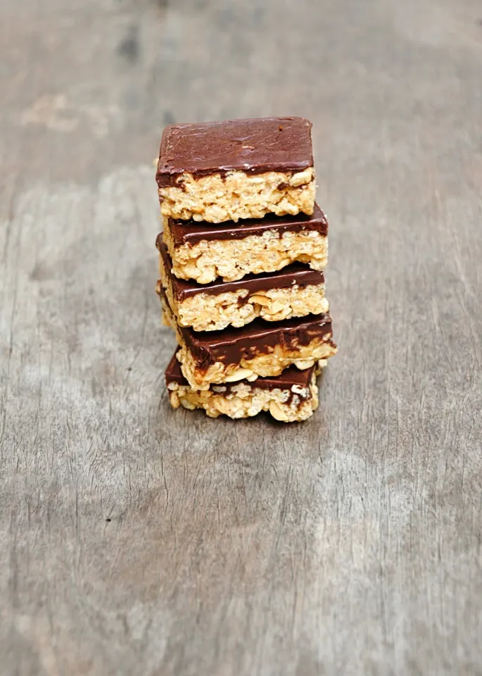 Chocolate Peanut-butter Rice Crisp Bar|OnTheWoodenTableさん