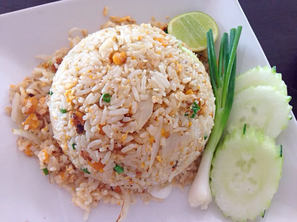 ข้าวผัดไข่ปู|Phakin  Treesinさん