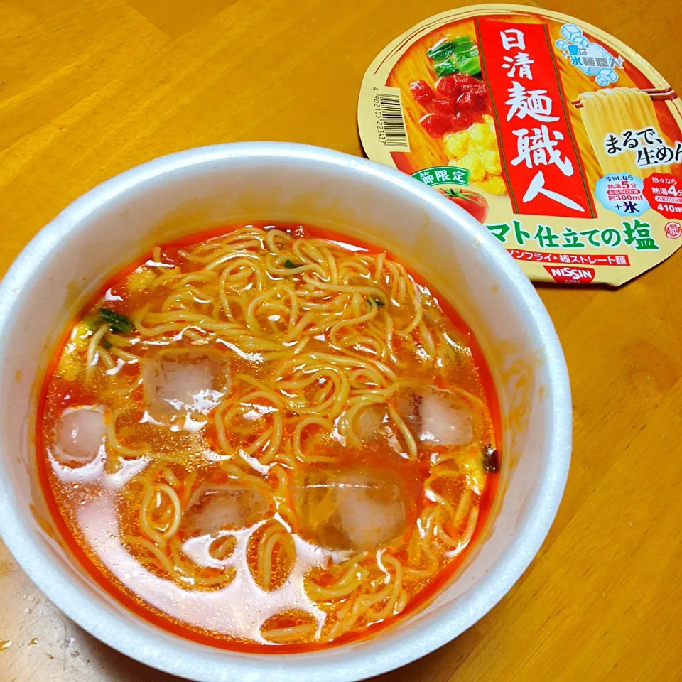 日清麺職人 トマト仕立ての塩 冷やし|カウンター嬢さん