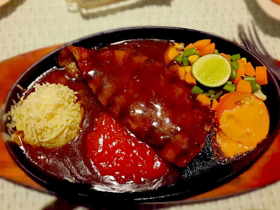 snowfish grilled steak with mashed potato!👌|stevenliechardoさん