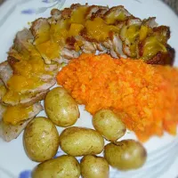 Snapdishの料理写真:for dinner tonight i made black pepper, sea salt and orange rind crusted dyck breast with orange sauce,baby potatoes and turnip&carrot mash...was lovely|Jakki Keithさん