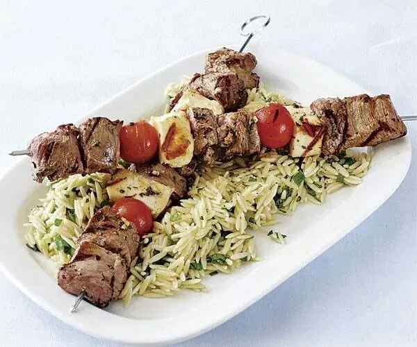 Lamb & halloumi skewers w/orzo salad|EriLorn foodtripさん