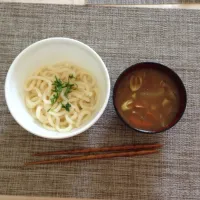 朝ごはんにカレーのつけうどん|ぎょいさん