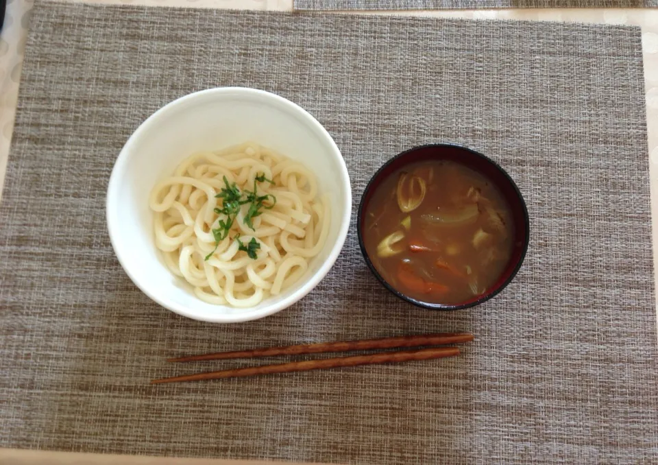 朝ごはんにカレーのつけうどん|ぎょいさん