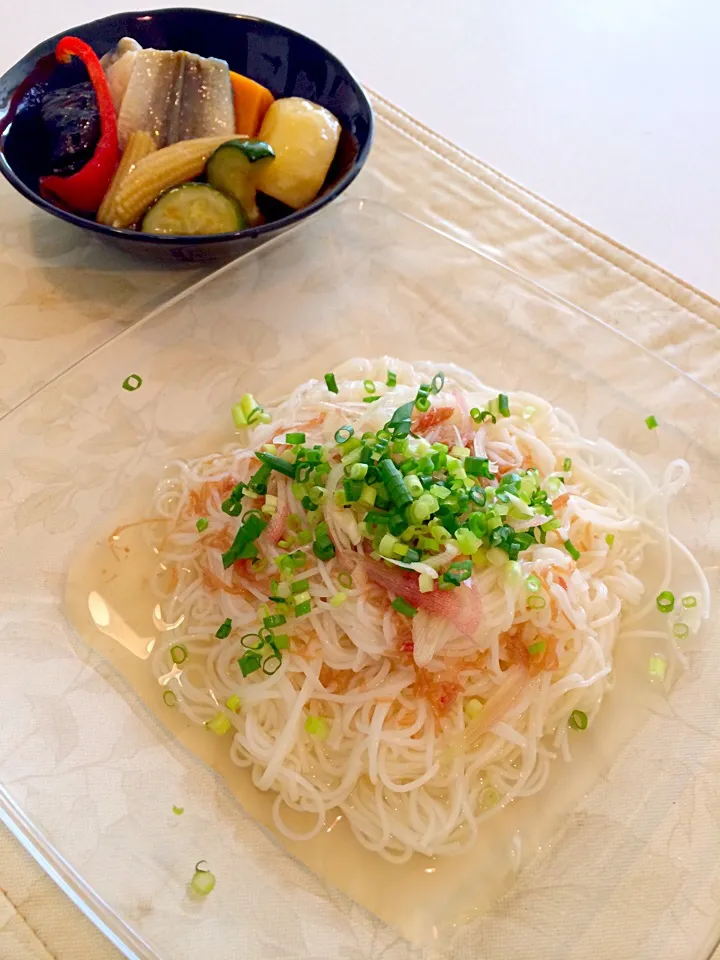 冷やし素麺と出汁で煮た夏野菜|クリスマスローズさん