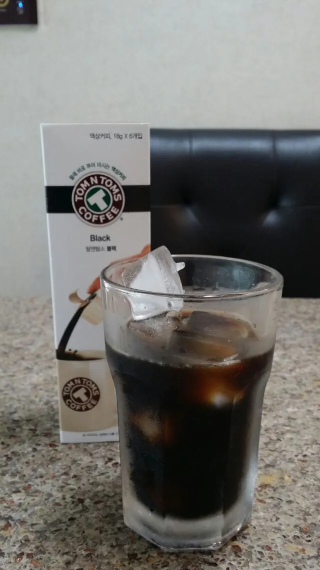 iced black coffee|Lesley Kimさん