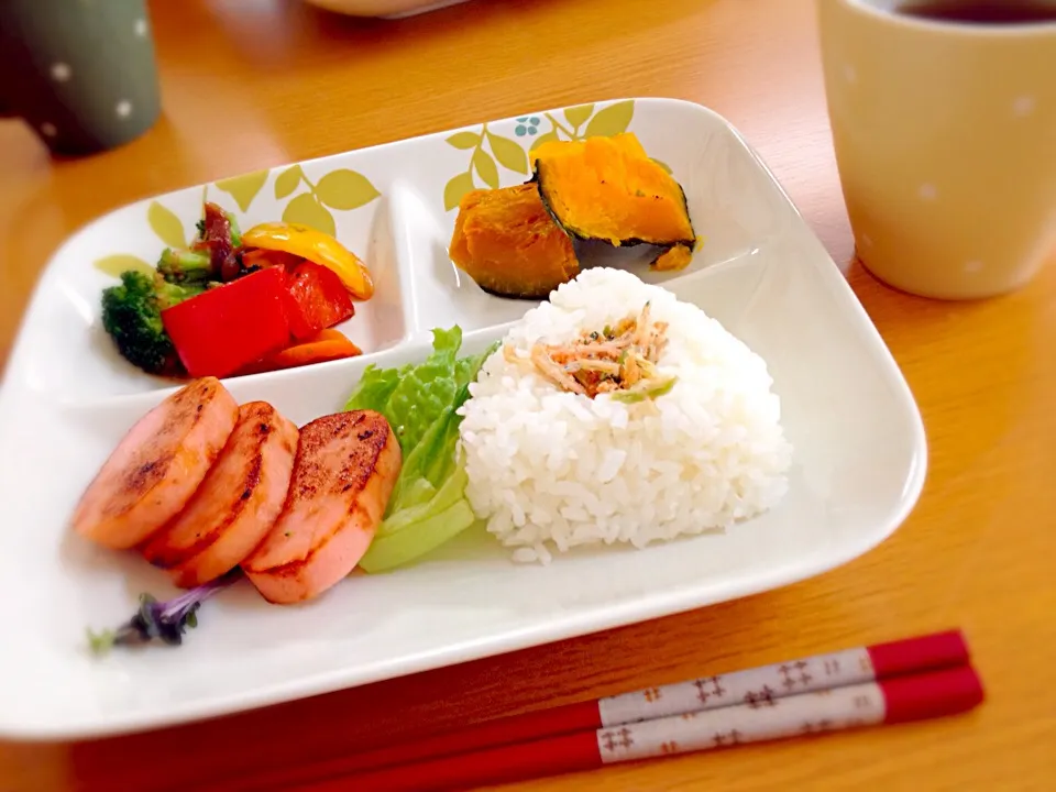 Snapdishの料理写真:エビソーセージの朝食プレート|みーさん