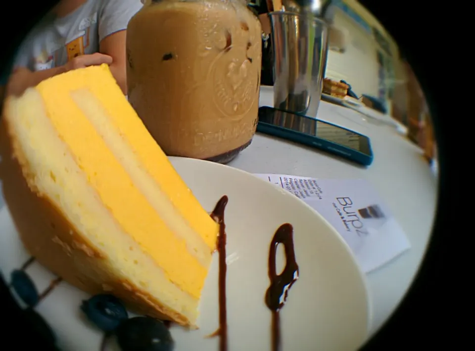 ice mousse cake- mango madness!|Ernさん