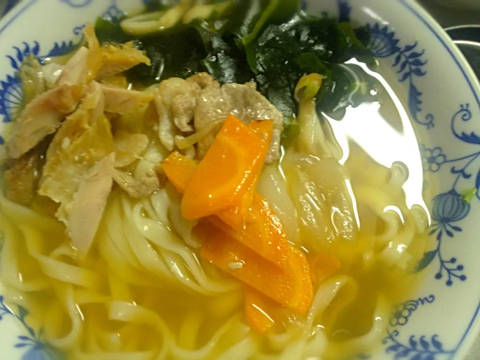 日清の生食感袋麺うどんに色々|shenhuaさん