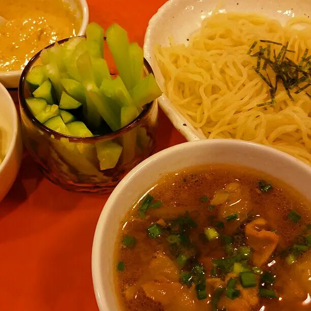 Snapdishの料理写真:生姜とニンニクいっぱいの味噌味つけ麺＆セブンイレブン風野菜スティック|babyroseさん