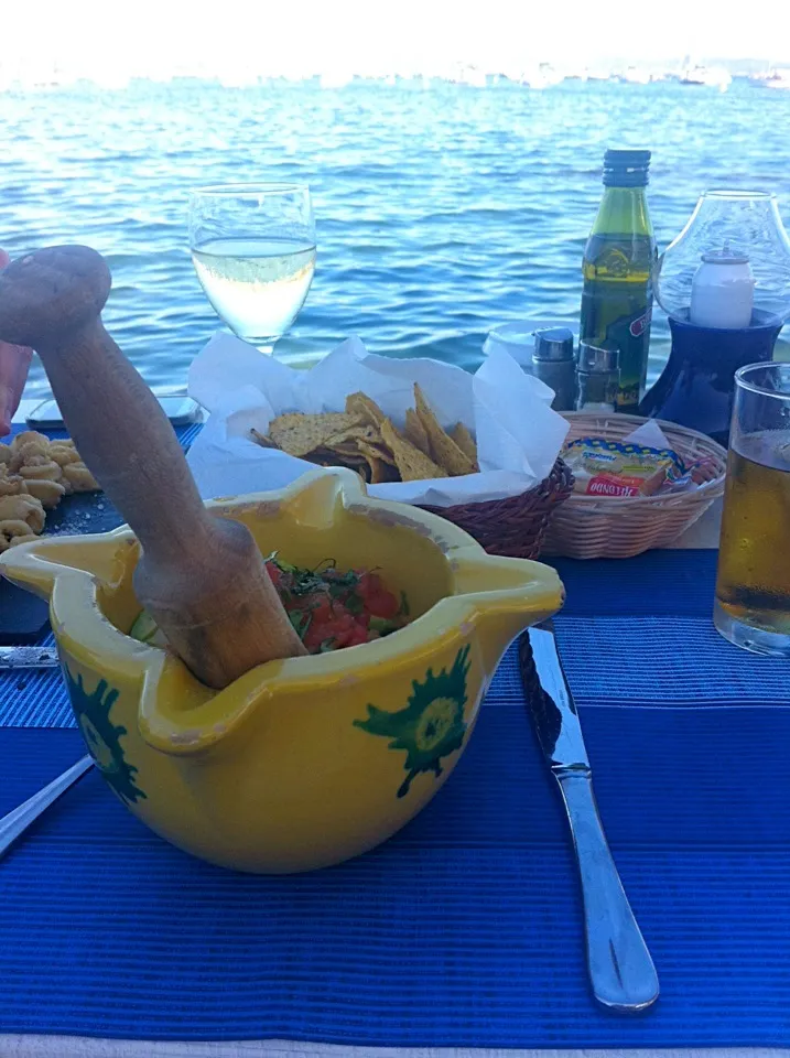 Nachos and guacamole by the sea in Mallorca!|🍓Jolejo🍓さん