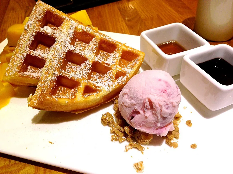 Mango waffle|Floria Yipさん