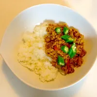 Snapdishの料理写真:挽き肉オクラカレー|ささしゅうさん