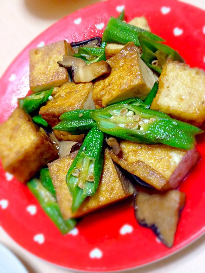 厚揚げとオクラと椎茸のバター醤油炒め|あぼちさん