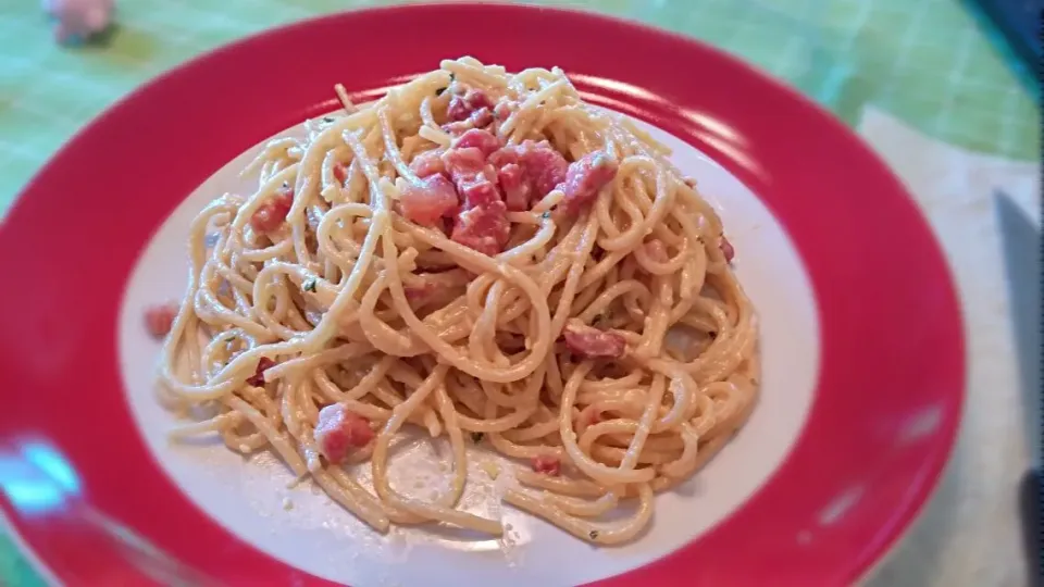 Snapdishの料理写真:Spaghetti alla Carbonara - Italian Authentic Recipe|Ivanaさん