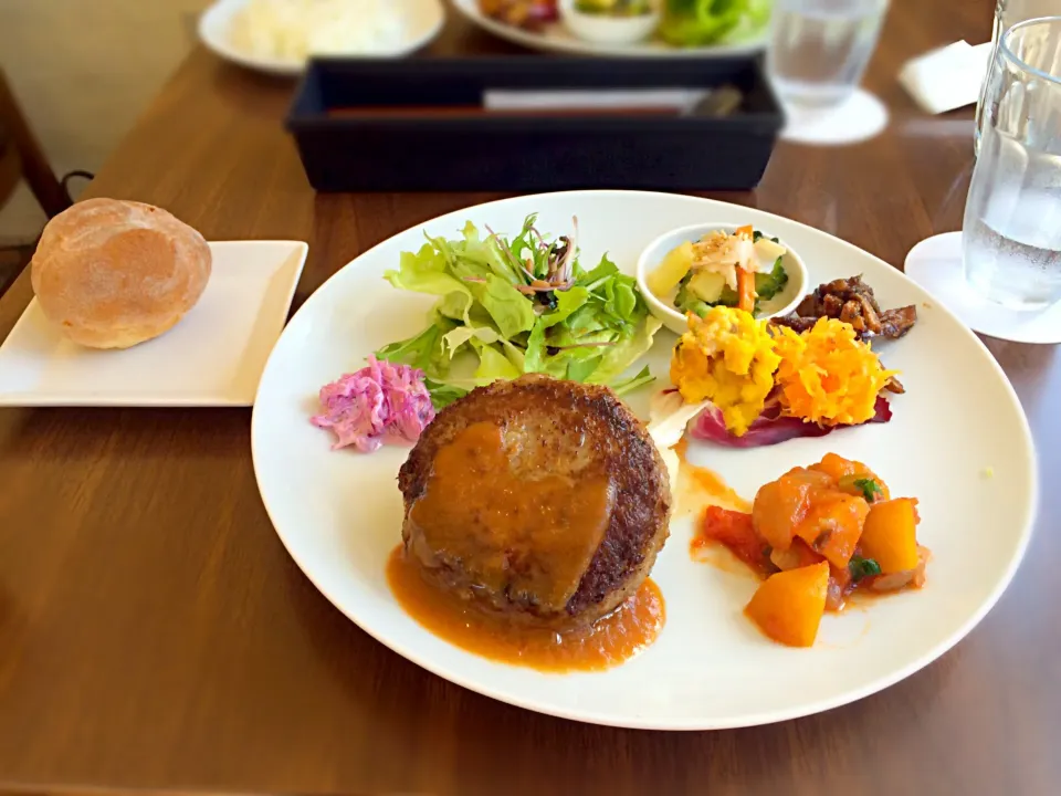 カフェのプレートランチ₍₍ ◝(●˙꒳˙●)◜ ₎₎|しみずさん