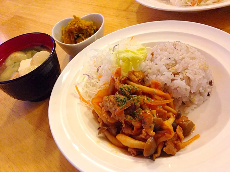 豚肉＆しめじ•玉ねぎのケチャップ炒め定食♡|ashushikaママ♡さん