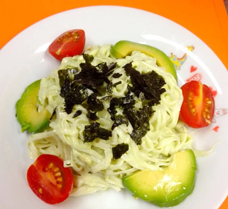 糖質オフ0麺でアボカド素麺|まこさん