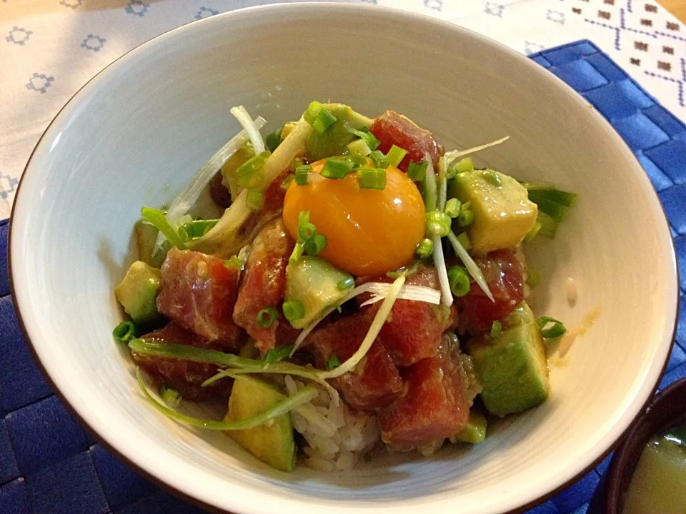 moco'sキッチン参照 アボカドマグロ丼＼(^o^)／|なほこさん