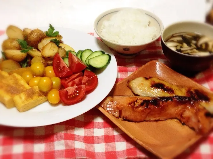 今週も焼き過ぎた鈴波の粕漬け・副菜の大盛り・おすまし|美也子さん