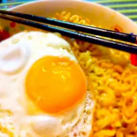 Pansit canton with chili paste...|Aljon Kenneth Reyesさん