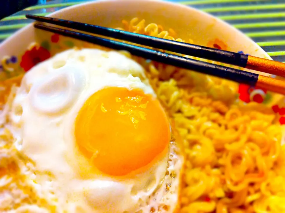 Pansit canton with chili paste...|Aljon Kenneth Reyesさん