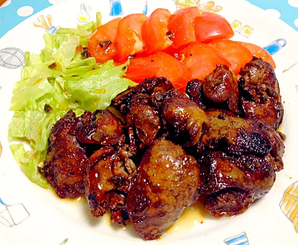 Fried pork liver with lettuce & tomatoes|Liezlさん