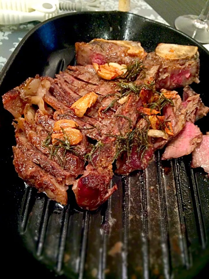 T-bone steak with rosemary oil|Jason Chanさん