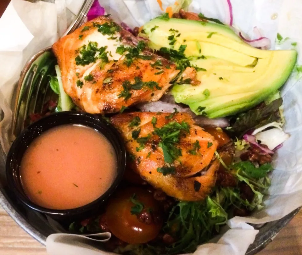 Salmon Avocado Salad from Pier 76|sooprcoolchicaさん