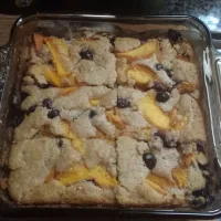 Snapdishの料理写真:Peach and blueberry drop cobbler|Les Gazinskiさん