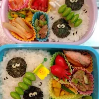 Snapdishの料理写真:今日の幼稚園組の2人は、まっくろくろすけのお弁当☆|calmamanさん