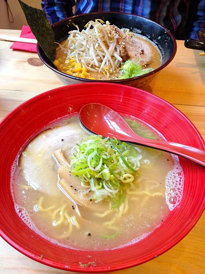 Snapdishの料理写真:ロンドンでお気に入りのラーメン屋さん@麺屋佐助|TToshipieさん