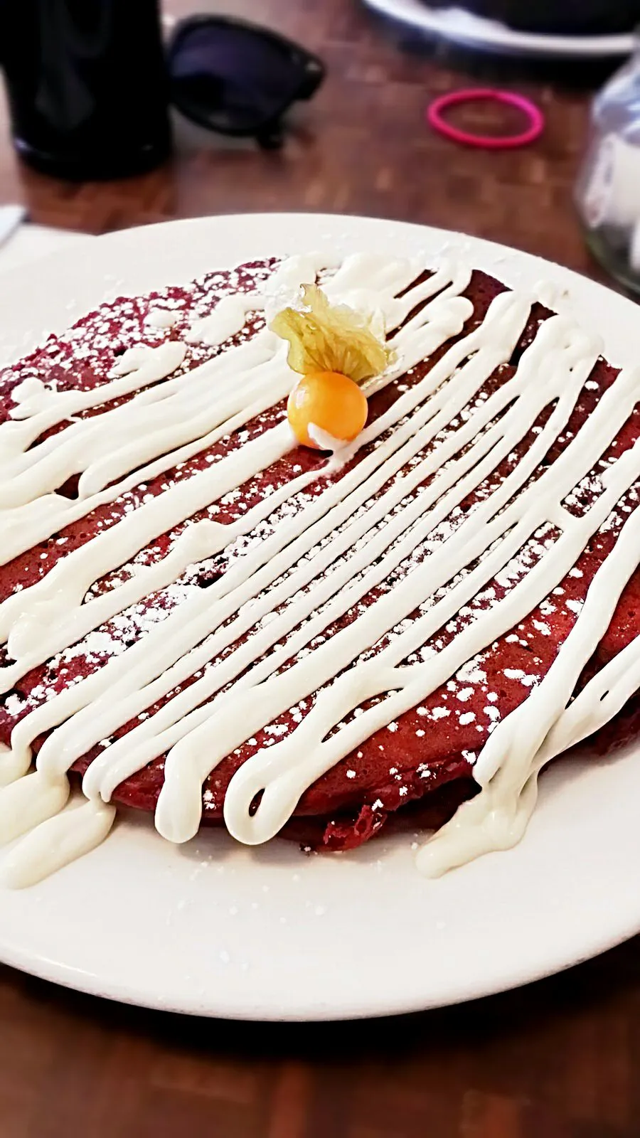 Red velvet pancake.|Rindyさん