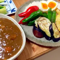 Snapdishの料理写真:夏野菜のチキンカレー|ぷみねーさん