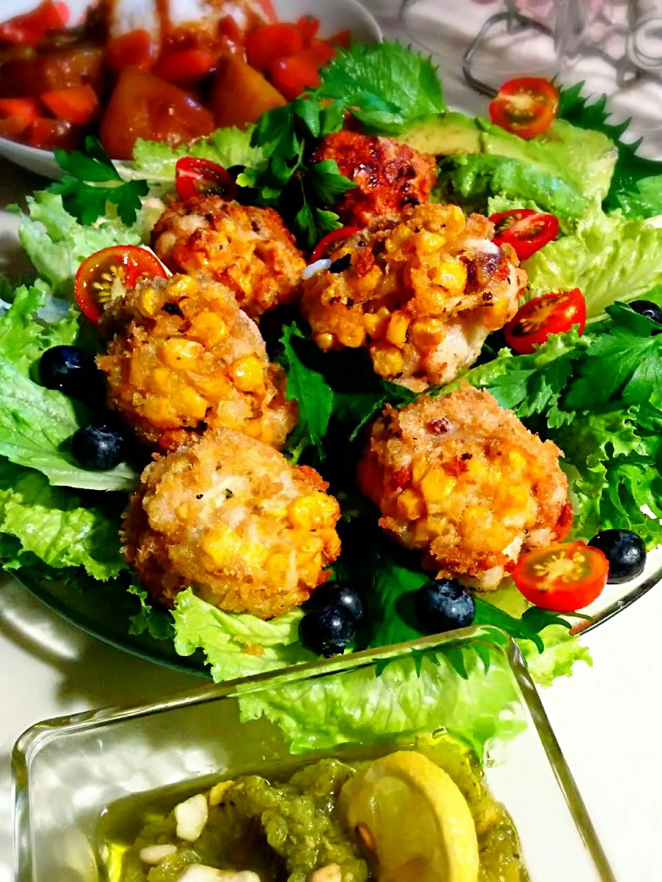 洋風の唐揚げサラダ~😋

鶏肉コーン入りの香草味付け～🍀
バジル ソース＋(レモン汁、 カシューナッツ、オリーブ油)

サツマイモなどの野菜カレー🍠～🍛|Iningさん