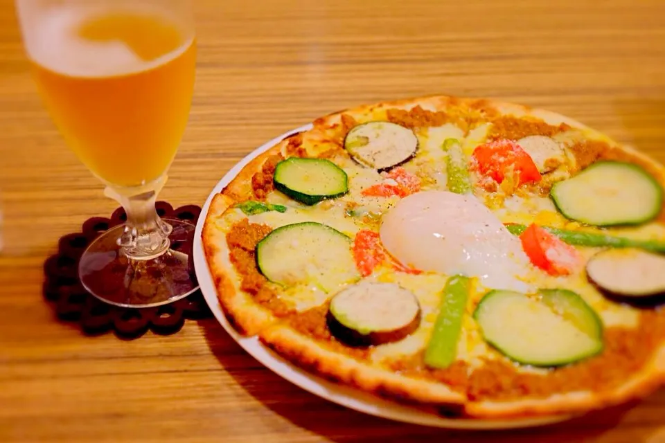 夏野菜とキーマカレーのピザ🍕|ゆうじ.さん