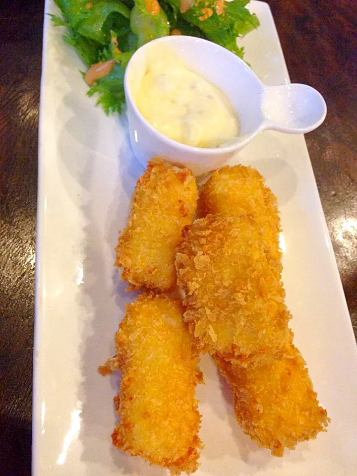 Deep fried mozzarella cheese|jaszminnyさん