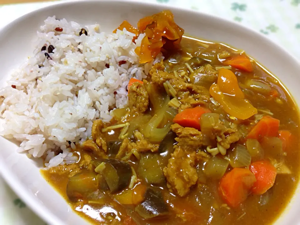 大豆ミートの夏野菜カレー🍛|こいちさん