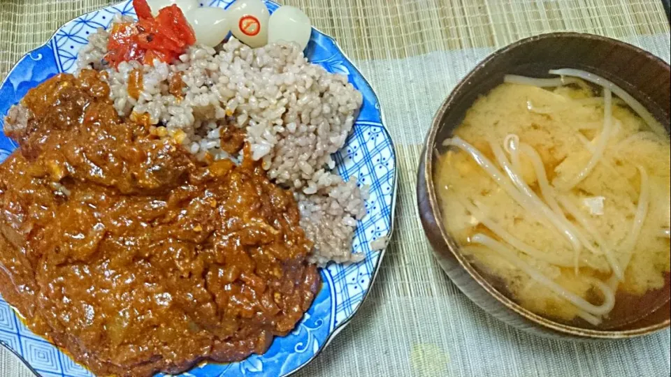 チキンカレー＆もやしの味噌汁|まぐろさん