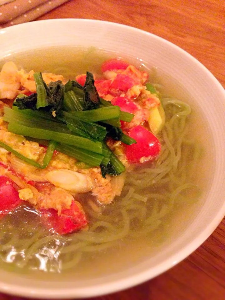 Snapdishの料理写真:横浜永福(旧永楽製麺)の翡翠麺で、トマ玉ラーメン|coterieさん