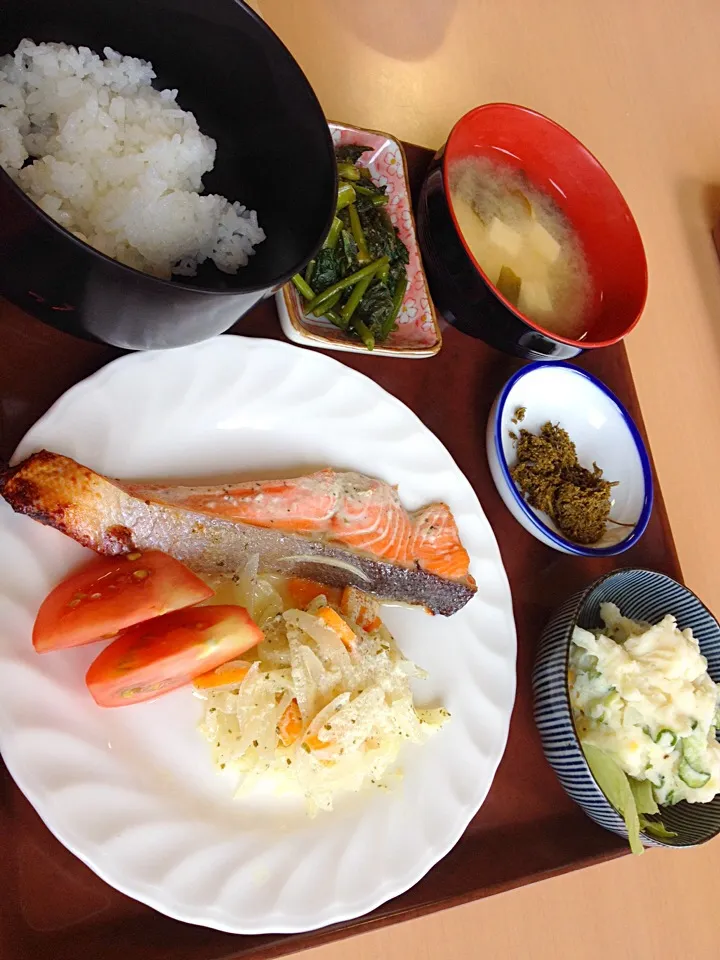 昼は、喫茶ふれあいの日替わり定食。今日のは、あかんかった…>_<…|ハルさん