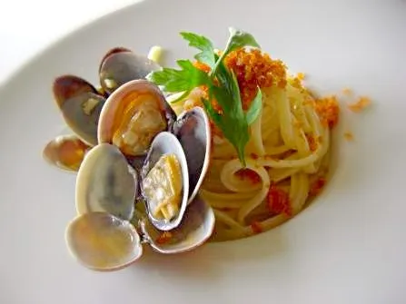 Snapdishの料理写真:アサリとからすみのリングイネ / Linguine con Vongole e Bottarga|Eating With Junkoさん