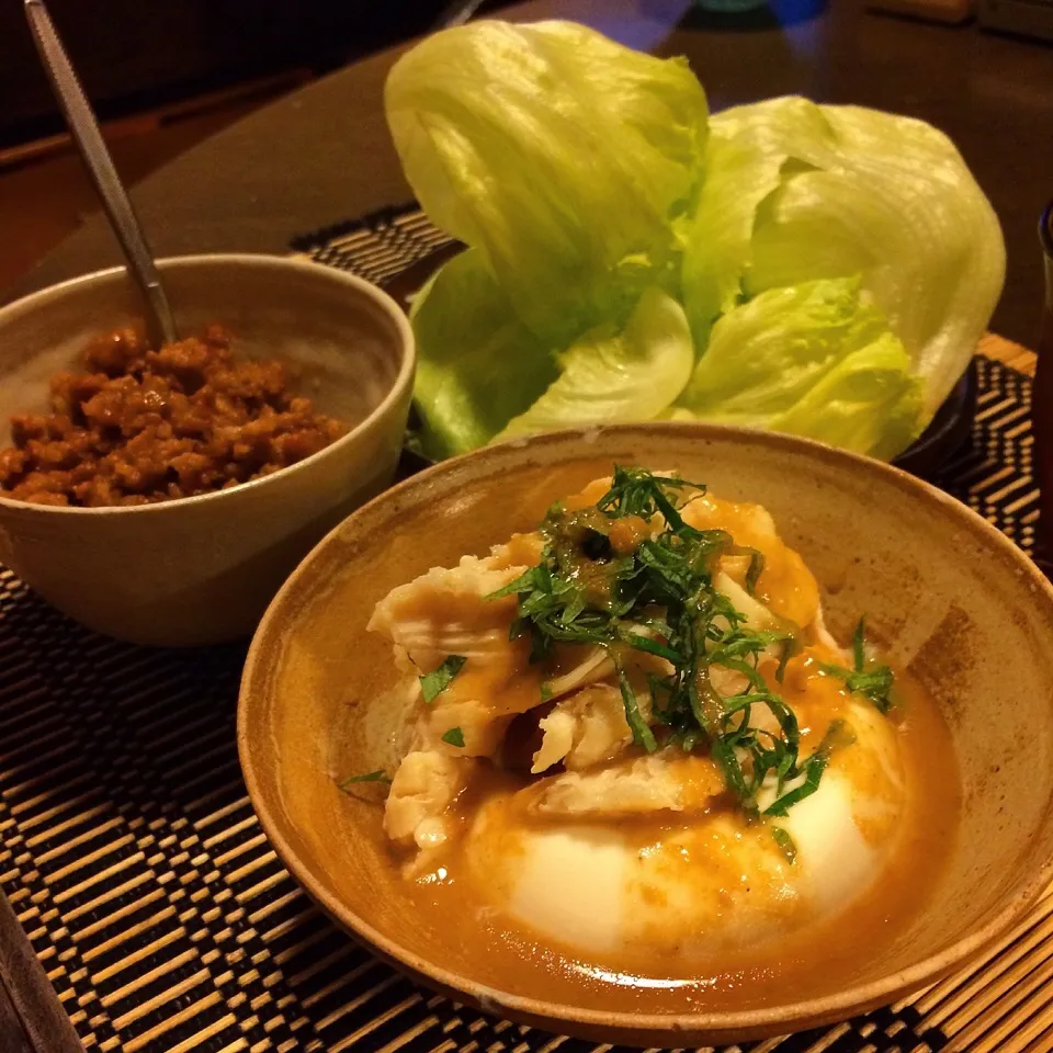 蒸し鶏と豆腐のサラダ、納豆挽肉レタス包み|maruruさん