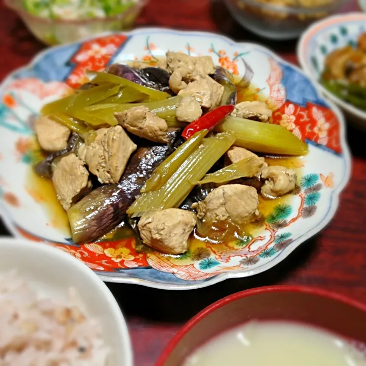 鶏肉とナスと長ネギの炒め煮|ともえさん