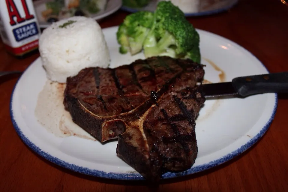 Snapdishの料理写真:T‐bone steak @ Hard Rock Cafe Guam|たけさん