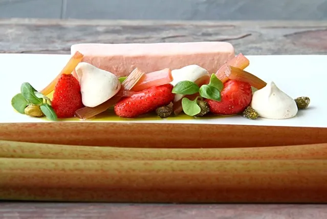 Rhubarb semifreddo|Daniel Archerさん