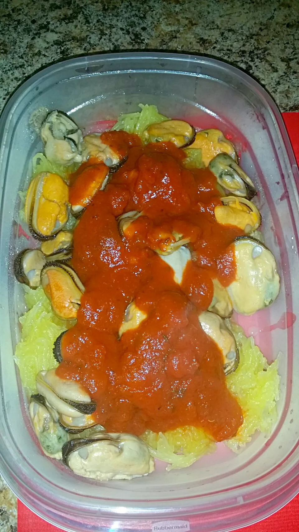 spaghetti squash with mussels|Dee Youngさん